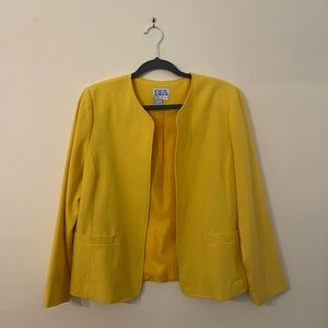 Cute yellow blazer